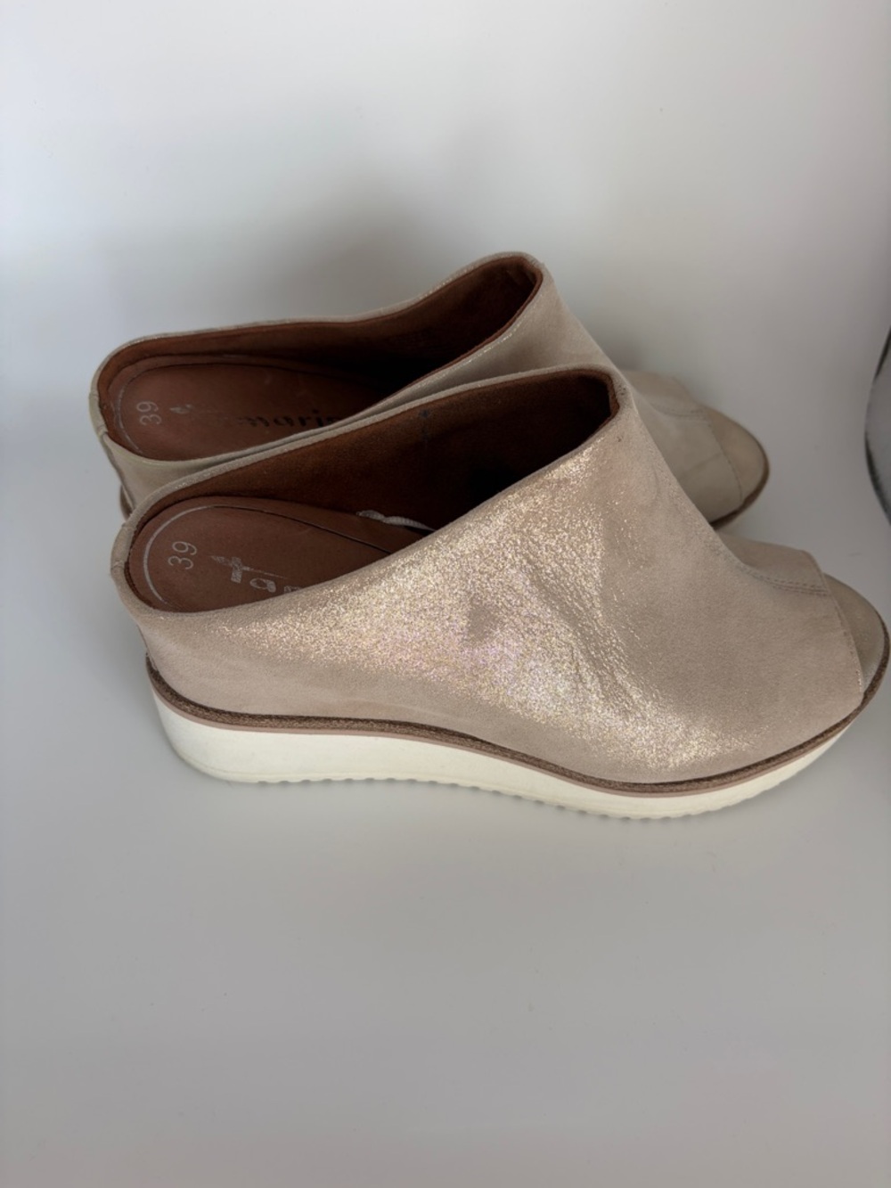 Tamaris Women's Cream/gold Slip-On Shoes Size 39 (8 1/2) Leather